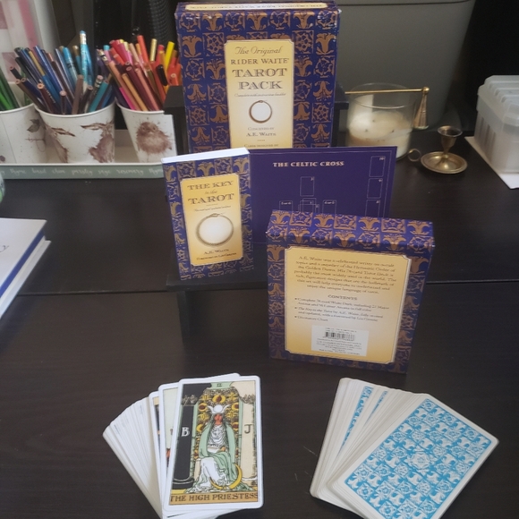 The Original Rider Waite Tarot Pack - Picture 3 of 7